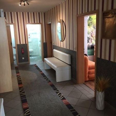 Ferienwohnung Нойстрелиц Екстериор снимка